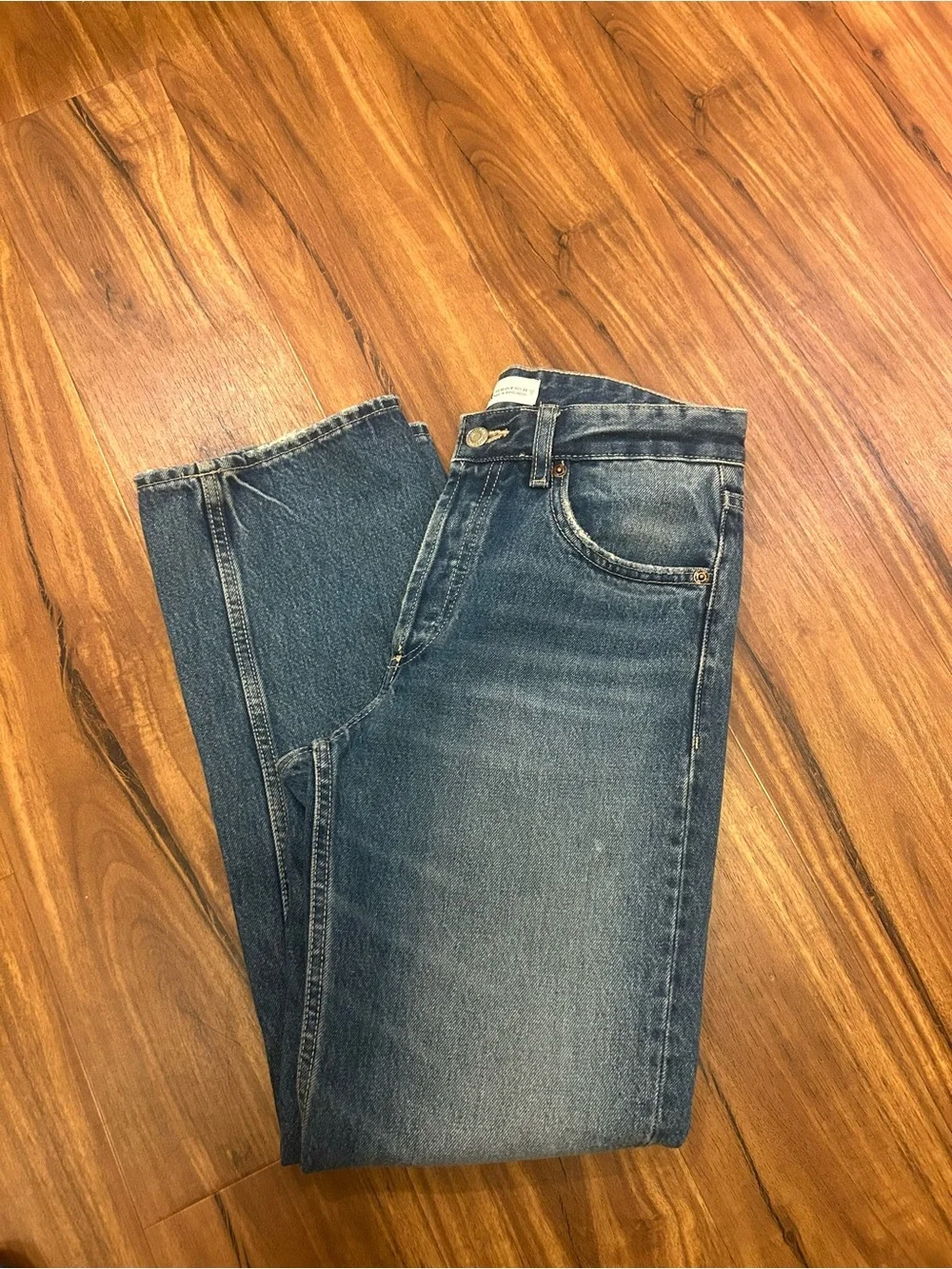 Zara Women's Faded Blue Straight-Leg Jeans wash fade button size 0 30 waist